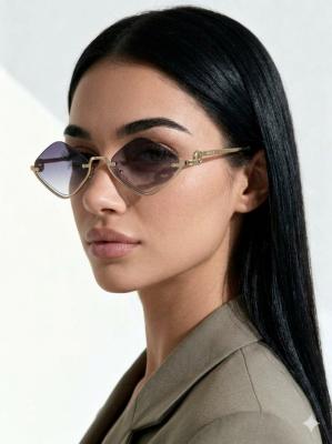 Gucci GG1604S Füme İthal Kadın Gözlük G4492-VLL Füme