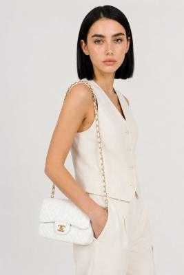 Chanel Pre-Owned Classic Flap Beyaz Kapitone Deri Kadın Omuz Çantası VLT-454 Beyaz