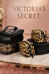 Victoria s Secret  Leopar Desenli 4 lü Makyaj ve Seyahat Çantası Seti Leopar