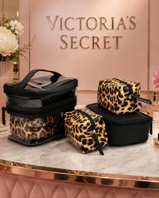 Victoria s Secret  Leopar Desenli 4 lü Makyaj ve Seyahat Çantası Seti Leopar