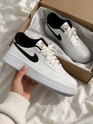 Nike Air Force 1  07 Low (Beyaz - Siyah - Gold Detaylı) Erkek  A-001 Beyaz
